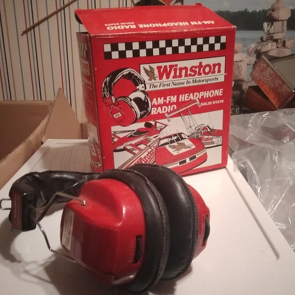 Winston Cup am/FM headphone radio - Picture 2 of 4